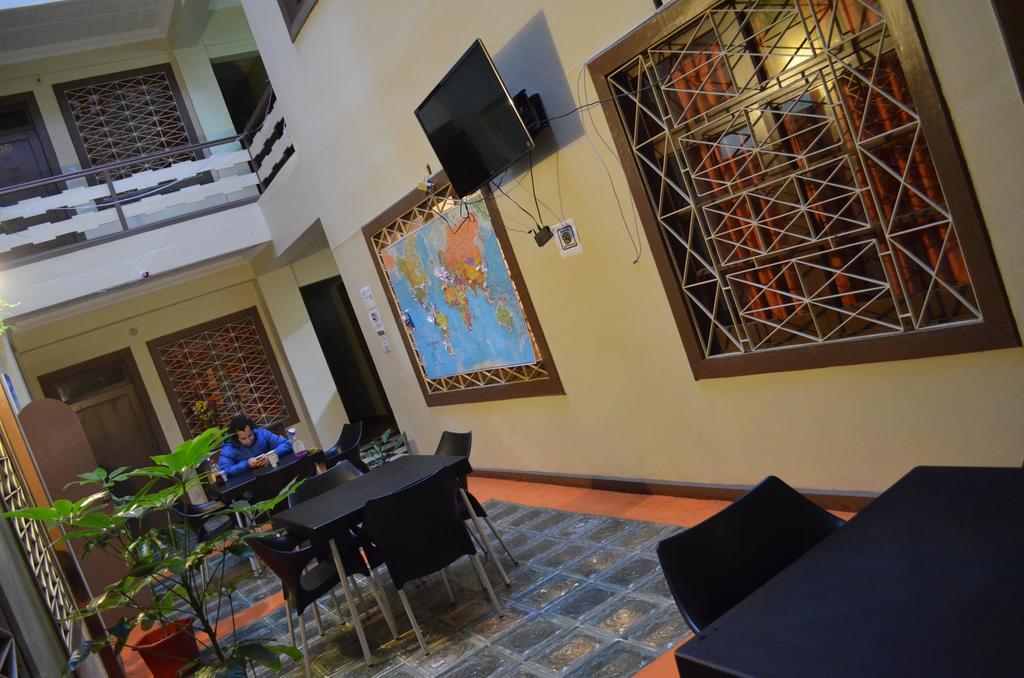 Check Inn Bed And Breakfast Куэнка Экстерьер фото